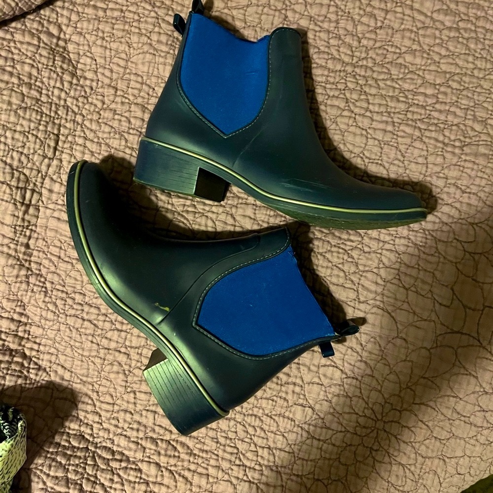 Kate Spade Navy Rain Boots!